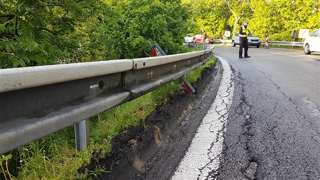 Utren krajnice u mostu v Netebicch. (26. kvtna 2020)