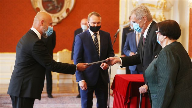 Prezident Miloš Zeman ve středu jmenoval novým předsedou Nejvyššího soudu bývalého šéfa senátu trestního kolegia Petra Angyalossyho. (20. května 2020)