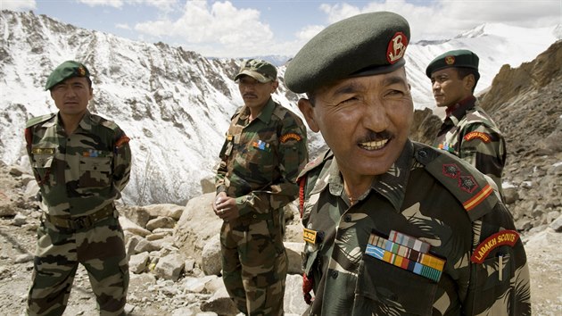 Indit vojci stec himaljsk sedlo Khardung La