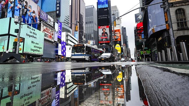 Tm przn nmst Times Square v New Yorku (23. kvtna 2020)