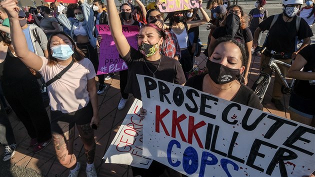 V Minneapolisu, Los Angeles (na snímku) a dalších amerických městech lidé protestovali proti policejnímu zásahu, při kterém zemřel zadržený George Floyd. (27. května 2020)