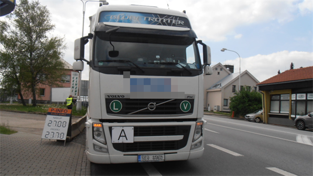 Celníci zastavili kamion s odpadem z Itálie na hranicích v Dolním Dvořišti.
