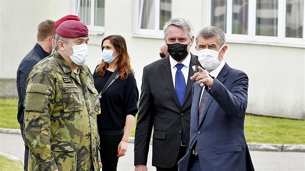 Premir Andrej Babi a ministr obrany Lubomr Metnar navtvili v ptek tborsk 42. mechanizovan prapor.