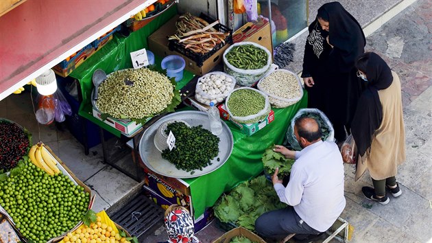 Zeleninový trh v centru Teheránu (26. května 2020)