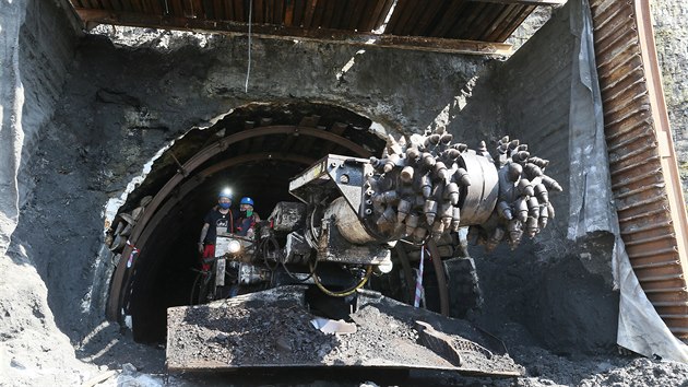Hlubinnou formu těžby v bočních svazích lomu ČSA firma zahájila v roce 2015 ve snaze dostat se k zásobám uhlí, které není možné vytěžit povrchovým způsobem. Těžba skončila v roce 2020.