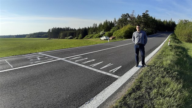 Ond�ej Mlejnek je jedn�m z autor� vyzna�en�ch hranic  na silnic�ch.