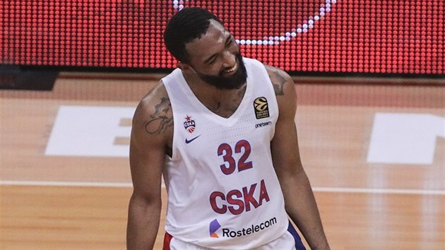 Darrun Hilliard z CSKA Moskva oslavuje.