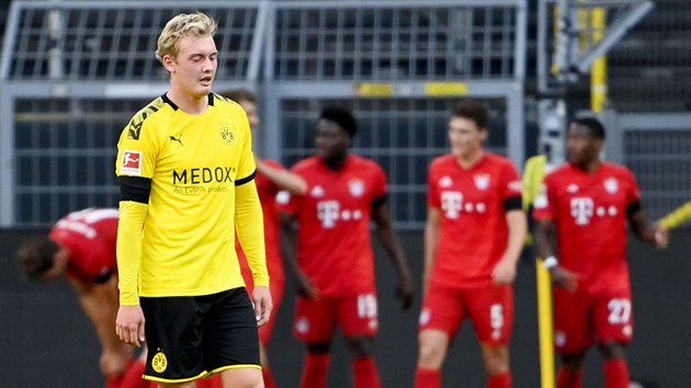 Julian Brandt je zklaman, jeho Dortmund inkasoval v zpase s Bayernem Mnichov.