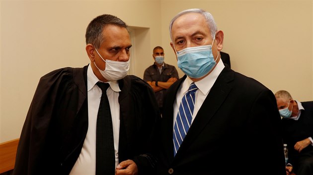 Izralesk premir Benjamin Netanjahu obvinn z korupce ped soudem (24. kvtna 2020)