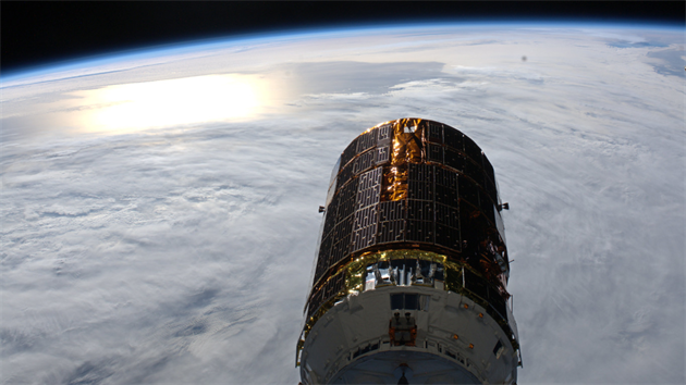 Japonsk lo HTV pi sv osm misi u ISS.