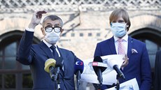 Premiér Andrej Babi a ministr zdravotnictví Adam Vojtch pedstavili v...