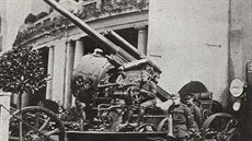 8,35 cm kanon proti letadlm vz. 22 na podzimním praském autosalonu v roce 1924