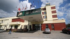 Hotel Slunce v Havlíkov Brod se mní ve velké uprchlické centrum. Ubytovaní by v nm mlo najít a 150 lidí z válkou postiené Ukrajiny.