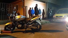 Dva zlodji kradli motorku odstavenou policisty po pronásledování zdrogovaného...