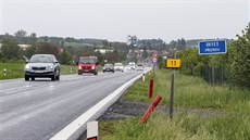Pohled na úsek silnice I/55 u obce Kokory na pomezí Olomoucka a Perovska,...