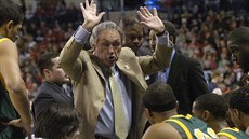 Eddie Sutton jako trenér San Franciska na snímku z roku 2008.