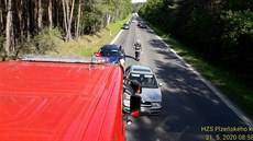 Šofér, který podle všeho zavinil nehodu u Chotíkova na Plzeňsku, utekl po...