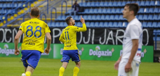 Adnan Dzafi ze Zlína se raduje z gólu v zápase s Baníkem Ostrava.