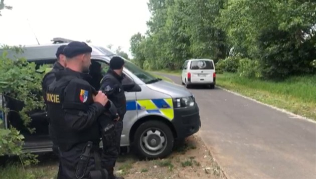 Inzerty ohledn vnho seznmen ena hled mue se nachz v sekci klidn povahy a pla bych si i pna podobnch vlastnost, citov zaloenho, kter Vn seznmen - Ona hled jeho v okrese Klatovy - Annonce