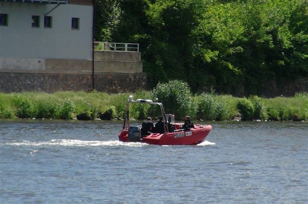 Matka z Mělnicka, které hodila kojence do řeky, jde na pět let do vězení