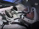 Astronauti Robert Behnken a Douglas Hurley ve startovací poloze ped pokusem...