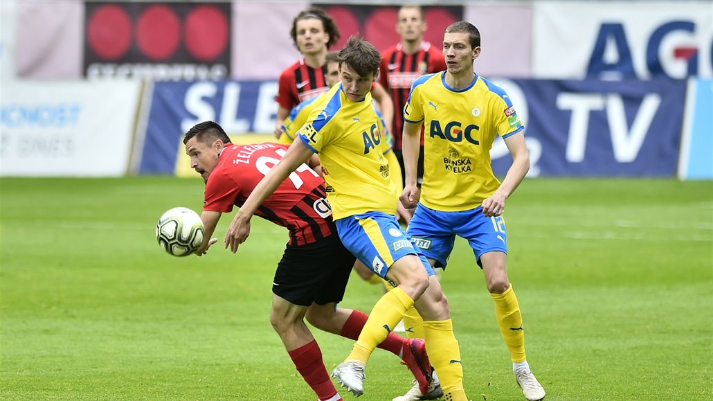 Teplice - Opava 2:2, dvě penalty, červená karta. Hosté srovnali v závěru