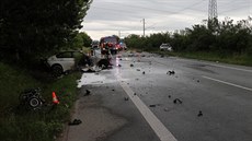 P�i tragické dopravní nehod� dvou aut na silnici mezi �erno�icemi a Jarom��í...