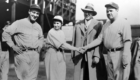Lou Gehrig (vlevo) s Babe Ruthem (vpravo)
