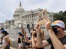 Protestující v americkém hlavním mst Washingtonu u Bílého domu vyli do ulic...