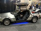 Stíbrný model DMC DeLorean pouitý ve filmu Návrat do budoucnosti je nyní...