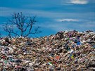 Kadoron vyrobíme 400 milion tun plastu. Asi 40 % z nj se stává okamit...