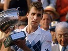 Ivan Lendl s trofejí pro vítze Roland Garros v roce 1984