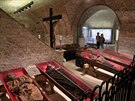 Klatovsk� katakomby ukr�vaj� v krypt�ch kostela Neposkvrn�n�ho po�et� Panny...