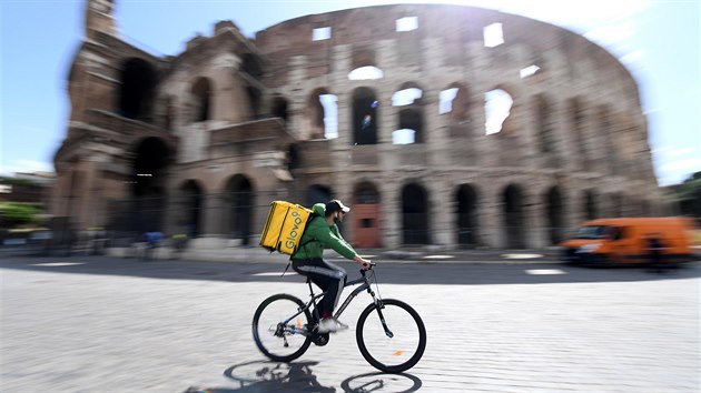 Poslek na kole projd kolem Kolosea v m. (19. kvtna 2020)
