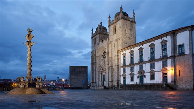 Jaksi krsn slepenec sloh  romnskho, gotiky a baroka  pedstavuje katedrla S Porto neboli Nanebevzet Panny Marie.