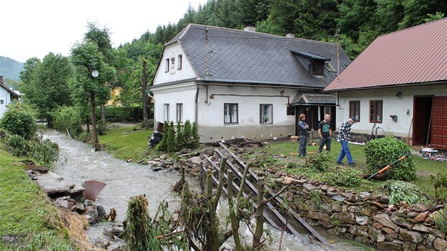 Jednou z nejponienjch obc je po bleskov povodni v sti Olomouckho kraje Oskava na umpersku.