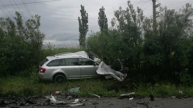 Při nehodě mezi Černožicemi a Jaroměří zahynuli tři lidé (31. 5. 2020).