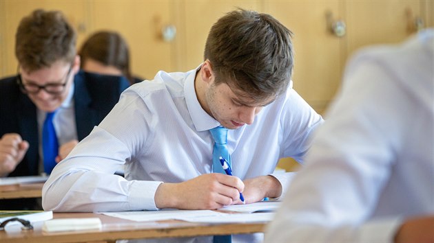 Maturitní zkoušku z matematiky na Církevním gymnáziu v Plzni. (1. 6. 2020)