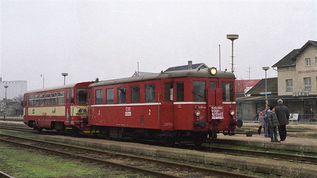Motorové vozy 810.157 a M131.1663, poslední den pravidelného provozu ve stanici Kyjov, 10. 12. 2004
GPS: 49.0160569N, 17.1224022E