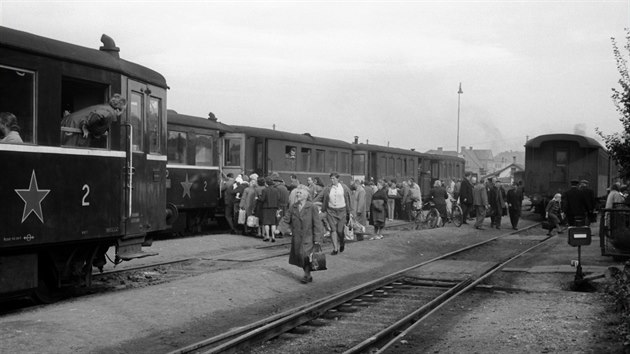 Čilý ruch ve stanici Kopidlno 15. října 1967
