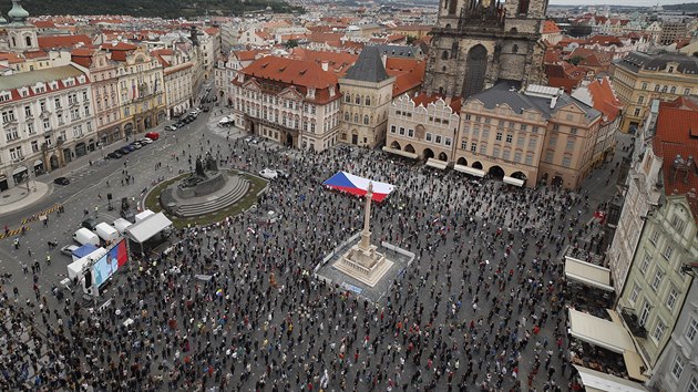 Milion chvilek pro demokracii, demonstrace na Staroměstské náměstí v Praze proti Andreji Babišovi. (9. června 2020)