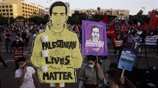 Tisíce lidí protestovaly v Tel Avivu proti anexi ástí Západního behu. Slogany...