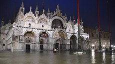 V italských Benátkách zaznamenali nesezónní vzestup vody. (4. ervna 2020)