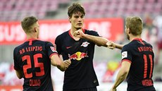 Patrik Schick (uprosted), Dani Olmo a Timo Werner slaví gól Lipska.