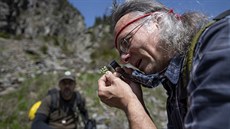 Botanici a geologové zkoumali ertovu zahrádku na úboí Studniní hory, jedno z...