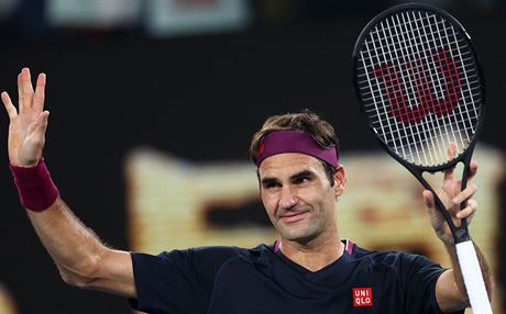 vcar Roger Federer se raduje z postupu do tetho kola Australian Open.