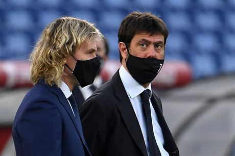 Prezident Juventusu Andrea Agnelli (vpravo) a viceprezident Pavel Nedvd...