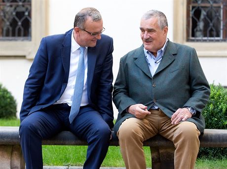 Karel Schwarzenberg s Miroslavem Kalouskem (18. října 2014)