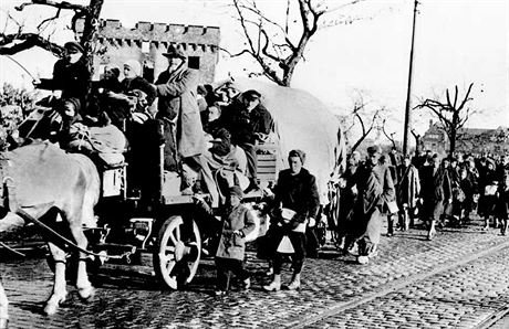 Odsun nmeckého obyvatelstva z Brna do Rakouska ve dnech 30.-31. 5. 1945.