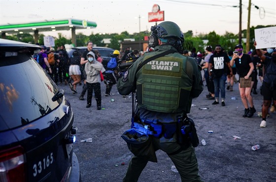 Zastelení Afroameriana policisty u restaurace v Atlant vyvolalo v USA dalí...